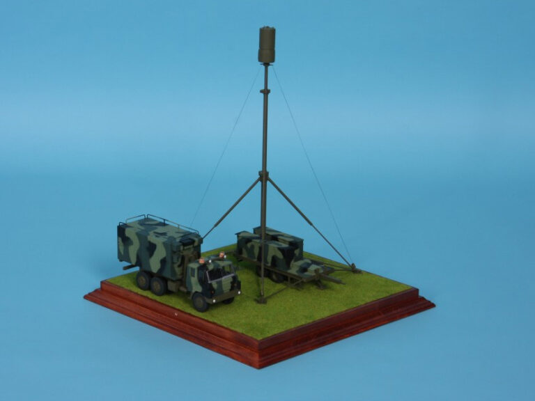 Model kompletu radarů "VERA-E" vyroben pro firmu ERA, a.s. Pardubice v měřítku 1:48